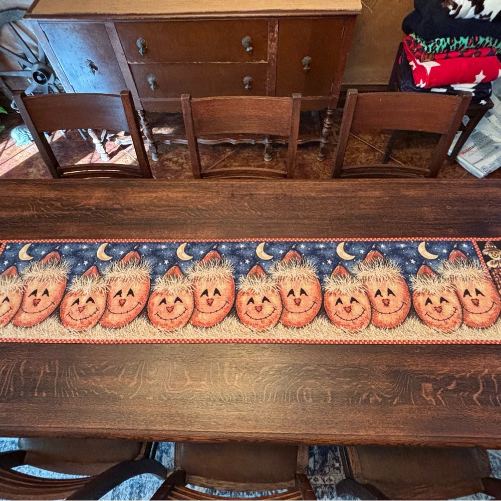Halloween Jack O' Lantern Table Runner